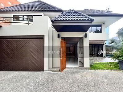 Single House with private pool for rent thonglor area, Bangkok