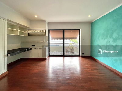 Single House with private pool for rent thonglor area, Bangkok, Thailand Single House with private pool for rent thonglor area, Bangkok, Thailand