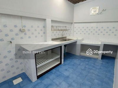 House for rent, Ekkachai 33, area 40 square meters, 3 bedrooms, 2 bathrooms, 1 kitchen, 1 large hall, with air conditioning in every room, Bangkok, Thailand House for rent, Ekkachai 33, area 40 square meters, 3 bedrooms, 2 bathrooms, 1 kitchen, 1 large hall, with air conditioning in every room, Bangkok, Thailand