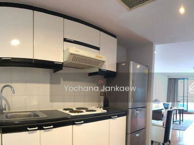 Lake Avenue Sukhumvit 16, Bangkok, Thailand Lake Avenue Sukhumvit 16, Bangkok, Thailand