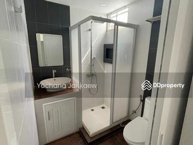 Spacious 5-Br House near BTS Thong Lor, Bangkok, Thailand Spacious 5-Br House near BTS Thong Lor, Bangkok, Thailand