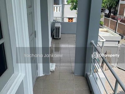 Large 3-Br House near BTS Thong Lor, Bangkok, Thailand Large 3-Br House near BTS Thong Lor, Bangkok, Thailand