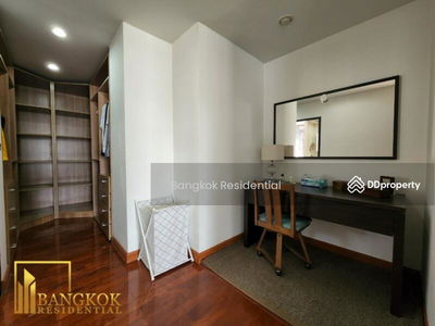 The Peak Sukhumvit 15, Bangkok, Thailand The Peak Sukhumvit 15, Bangkok, Thailand