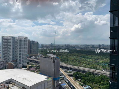 Life Ladprao Valley, Bangkok, Thailand Life Ladprao Valley, Bangkok, Thailand