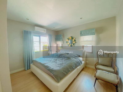 Setthasiri Phahol-Watcharapol, Bangkok, Thailand Setthasiri Phahol-Watcharapol, Bangkok, Thailand