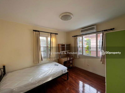 Nanthawan Pracha Chuen, Nonthaburi, Thailand Nanthawan Pracha Chuen, Nonthaburi, Thailand