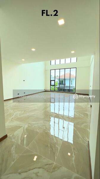 Home office Ekkamai-Ramintra, Bangkok, Thailand Home office Ekkamai-Ramintra, Bangkok, Thailand