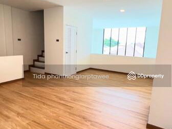 Home office Ekkamai-Ramintra, Bangkok, Thailand Home office Ekkamai-Ramintra, Bangkok, Thailand