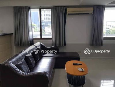 Royal Castle Sukhumvit, Bangkok, Thailand Royal Castle Sukhumvit, Bangkok, Thailand