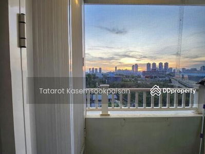 Leticia Rama 9, Bangkok, Thailand Leticia Rama 9, Bangkok, Thailand