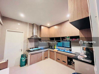 Burasiri Pattanakarn, Bangkok, Thailand Burasiri Pattanakarn, Bangkok, Thailand