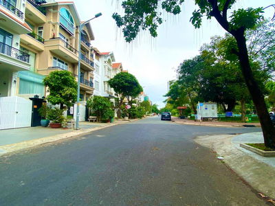 Housing in Nha Be, Vietnam  Housing in Nha Be, Vietnam