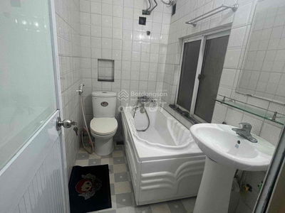 Gehäuse In Hanoi, Vietnam Gehäuse In Hanoi, Vietnam