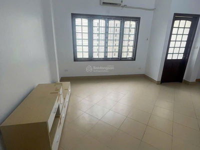 Gehäuse In Hanoi, Vietnam Gehäuse In Hanoi, Vietnam