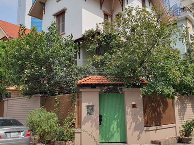 Gehäuse In Ha GJong, Vietnam Gehäuse In Ha GJong, Vietnam