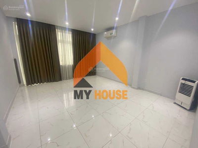 Gehäuse In Nha Be, Vietnam Gehäuse In Nha Be, Vietnam