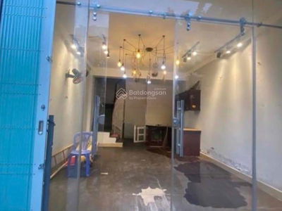 Gehäuse In Nha Be, Vietnam  Gehäuse In Nha Be, Vietnam