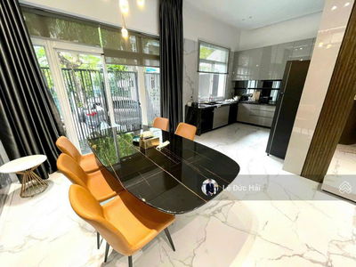 Phú Mỹ Hưng, Vietnam  Phú Mỹ Hưng, Vietnam