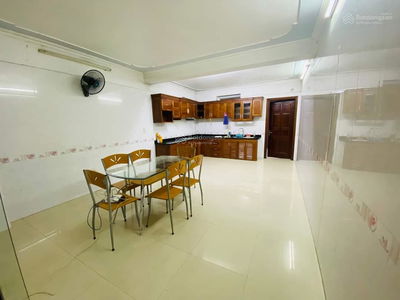 Gehäuse In Haiphong, Vietnam Gehäuse In Haiphong, Vietnam