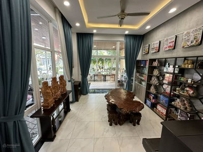 Jamona Golden Silk, Vietnam  Jamona Golden Silk, Vietnam