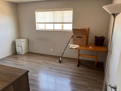 Barry Avenue, United States  Barry Avenue, United States