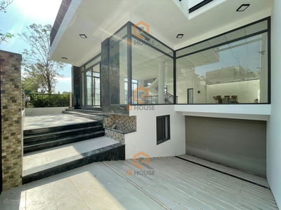 Gehäuse In Nha Be, Vietnam Gehäuse In Nha Be, Vietnam