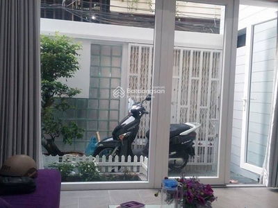 Gehäuse In Nha Be, Vietnam Gehäuse In Nha Be, Vietnam