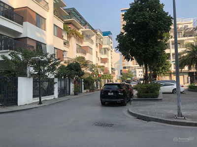 Romantic Park Tay Ho Tay, Vietnam Romantic Park Tay Ho Tay, Vietnam