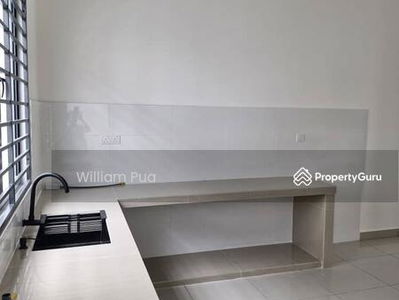 Robin @ Rimbayu, Malaysia Robin @ Rimbayu, Malaysia