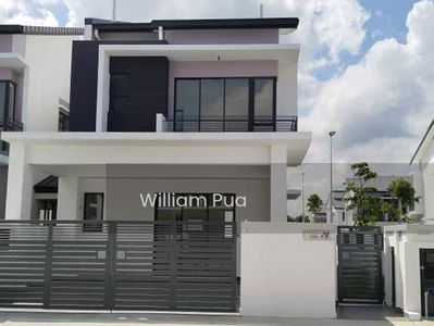 Robin @ Rimbayu, Malaysia Robin @ Rimbayu, Malaysia