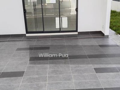 Robin @ Rimbayu, Malaysia Robin @ Rimbayu, Malaysia