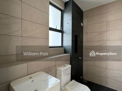 Robin @ Rimbayu, Malaysia Robin @ Rimbayu, Malaysia