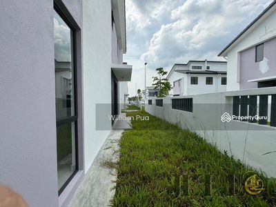 Robin @ Rimbayu, Malaysia Robin @ Rimbayu, Malaysia