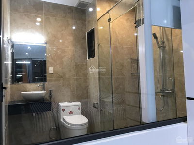 Topaz Twins, Vietnam Topaz Twins, Vietnam