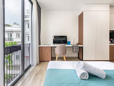 Nguyen Cu Trinh Street, Vietnam  Nguyen Cu Trinh Street, Vietnam