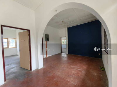 1.5 sty Bungalow at Greentown area, Malaysia 1.5 sty Bungalow at Greentown area, Malaysia