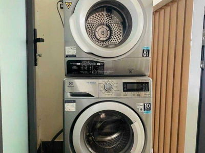 Topaz Twins, Vietnam Topaz Twins, Vietnam