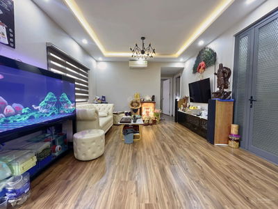 Topaz Twins, Vietnam Topaz Twins, Vietnam