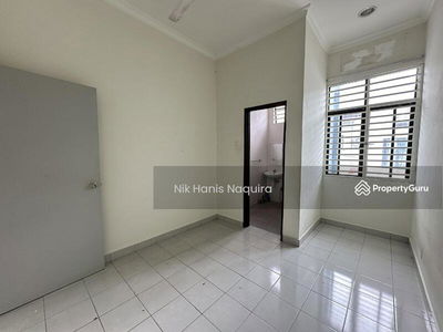 FOR RENT CORNER LOT 2 Storey Terrace Puncak Saujana Kajang, Malaysia FOR RENT CORNER LOT 2 Storey Terrace Puncak Saujana Kajang, Malaysia