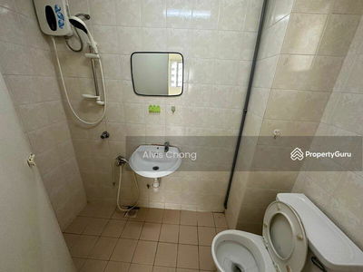 D'aman Crimson, Malaysia D'aman Crimson, Malaysia