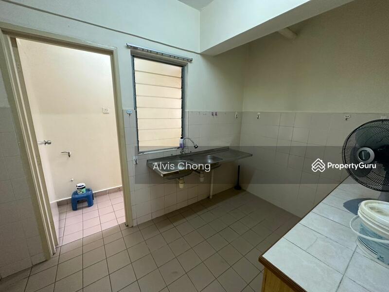 D'aman Crimson, Malaysia D'aman Crimson, Malaysia