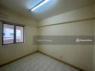 D'aman Crimson, Malaysia D'aman Crimson, Malaysia