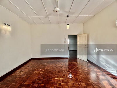 Guarded - well kept condition, Malaysia Guarded - well kept condition, Malaysia