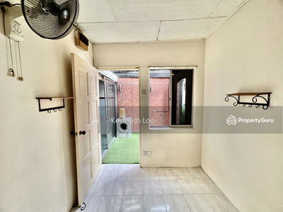 Guarded - well kept condition, Malaysia Guarded - well kept condition, Malaysia