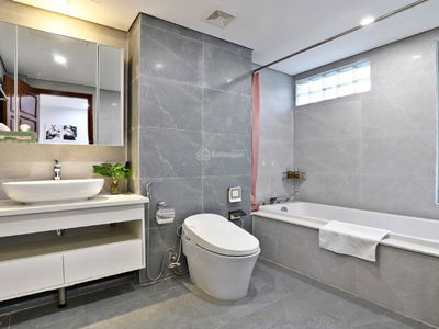 Linh Lang Street, Vietnam Linh Lang Street, Vietnam