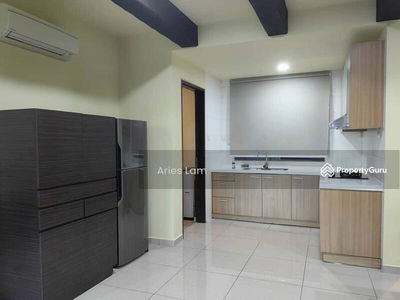 Molek Pine, Malaysia Molek Pine, Malaysia