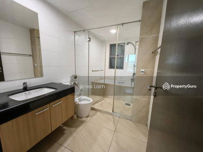 Molek Pine, Malaysia Molek Pine, Malaysia