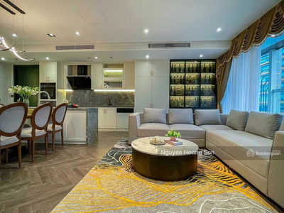 D’. Le Roi Soleil, Vietnam D’. Le Roi Soleil, Vietnam