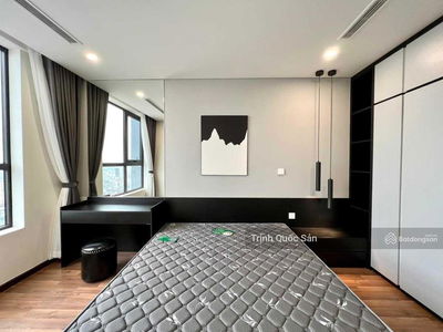 Central Field Trung Kính, Vietnam Central Field Trung Kính, Vietnam