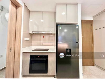 The River Thủ Thiêm, Vietnam  The River Thủ Thiêm, Vietnam